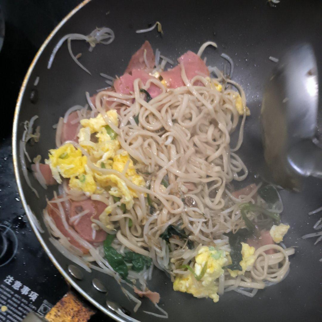 上瘾大排档—深夜炒面