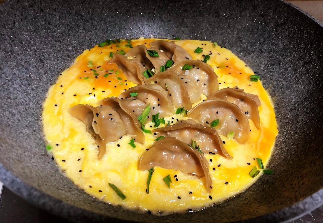 蝴蝶抱蛋煎饺（蝴蝶花样煎饺包法解析）