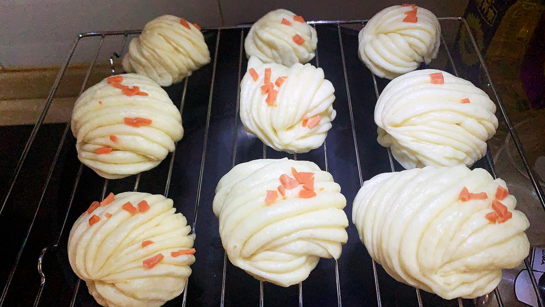 葱油花卷，一根筷子卷出漂亮的造型