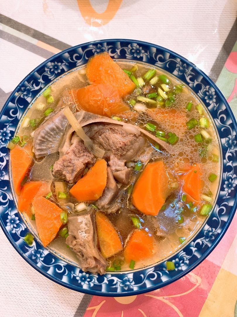 米其林橙妈妈做的冬天里的牛脊骨炖汤