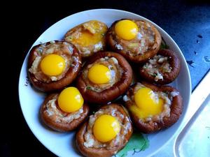 香菇肉末蒸鹌鹑蛋的做法 步骤2
