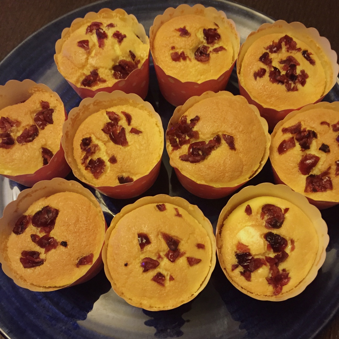 蔓越莓纸杯戚风小蛋糕