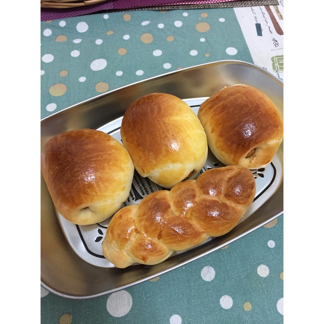 火腿肉松面包卷