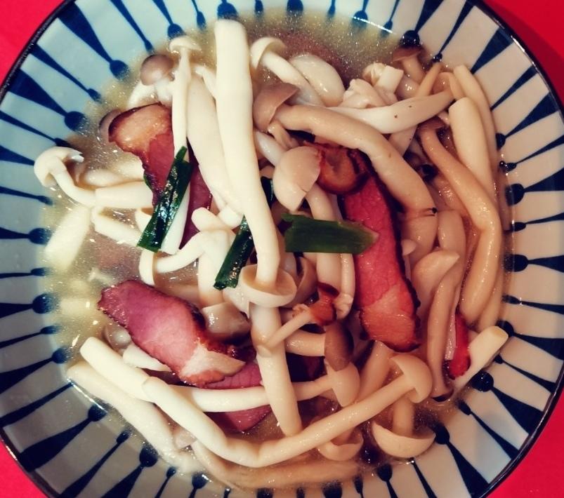 腊肉海鲜菇的做法