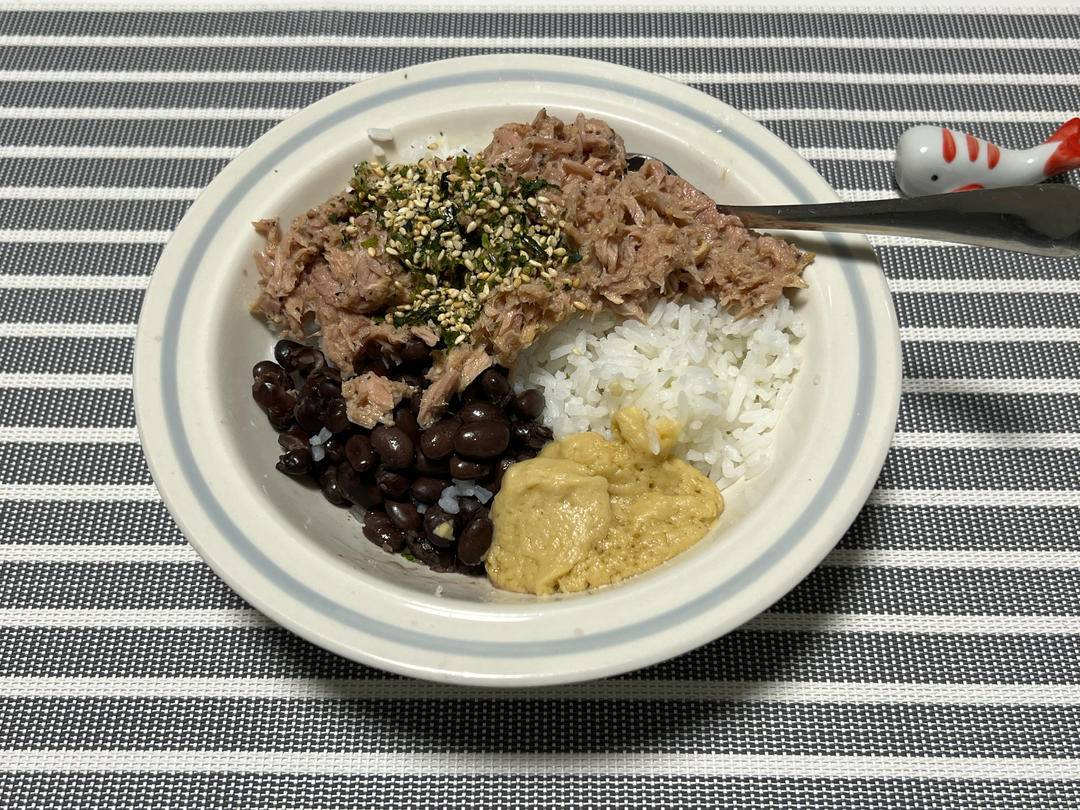 金枪鱼拌饭