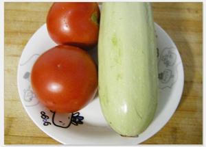 西葫芦烩番茄的做法 步骤1
