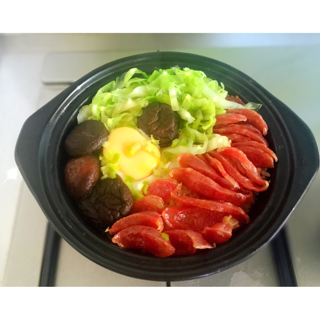 广式腊味煲仔饭