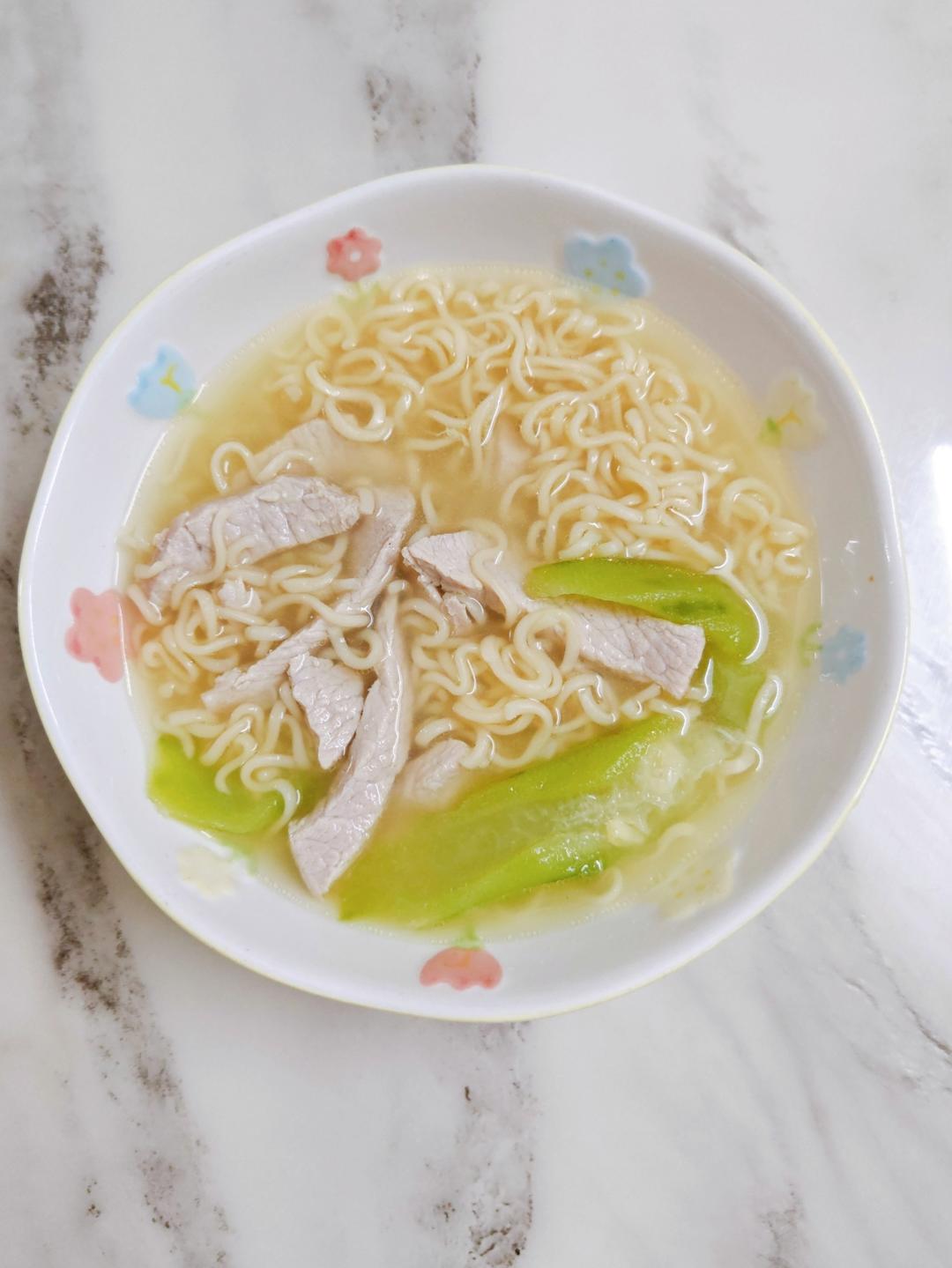 丝瓜瘦肉汤面