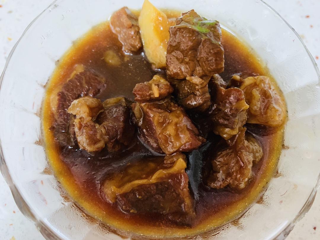 焖牛腩