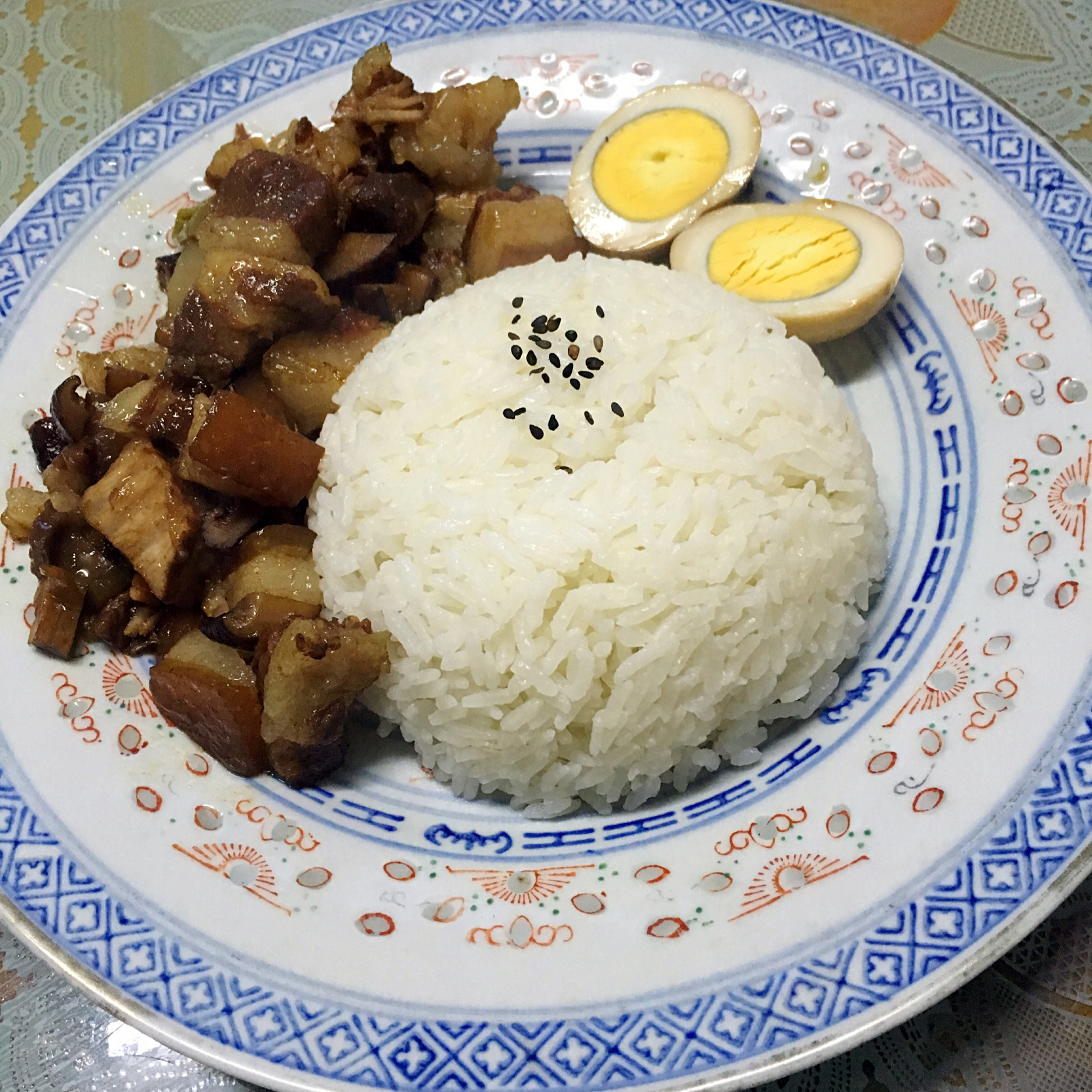 洋葱酥卤肉饭