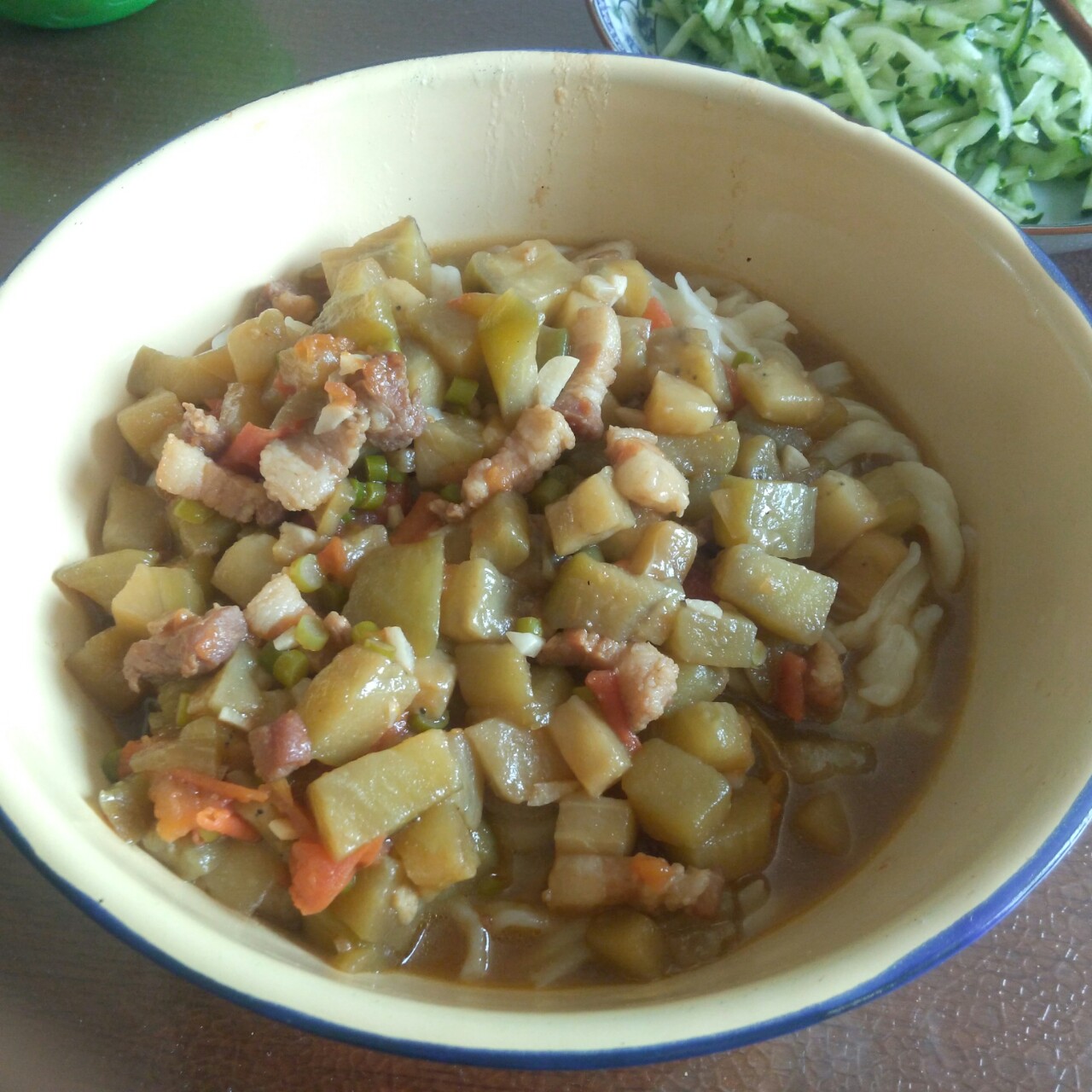 茄子肉丁打卤面