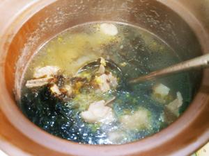 简单营养快手的绿豆排骨汤的做法 步骤6