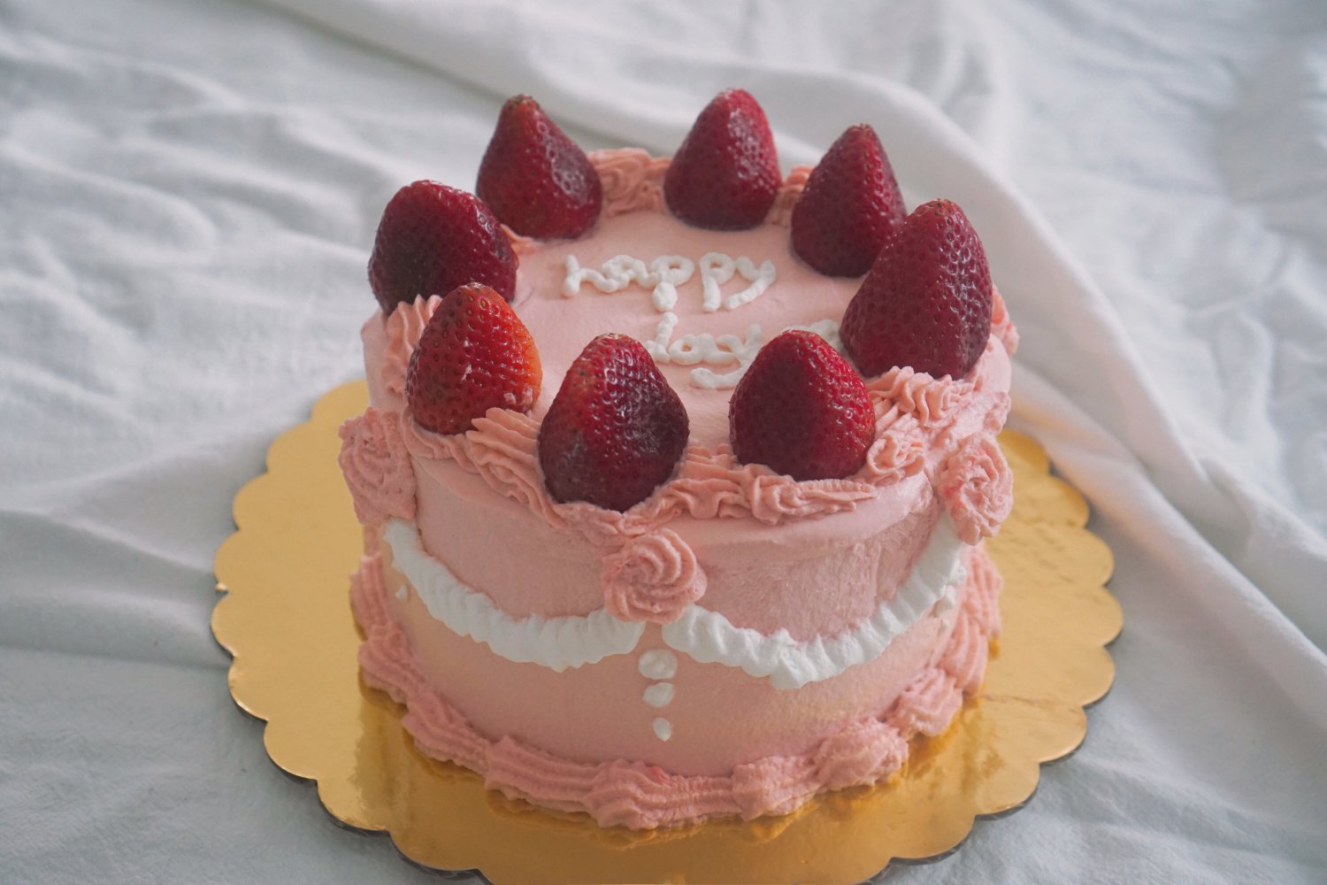 复古可爱 |「宝藏草莓奶油蛋糕」#YannieFoodie#