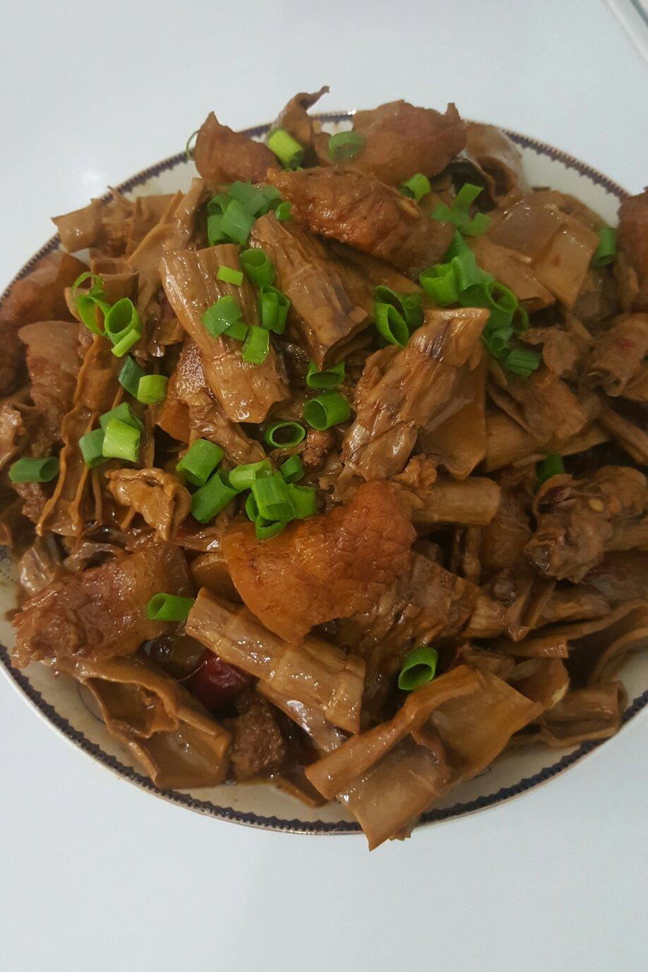 燕子贝店做的笋干焖五花肉
