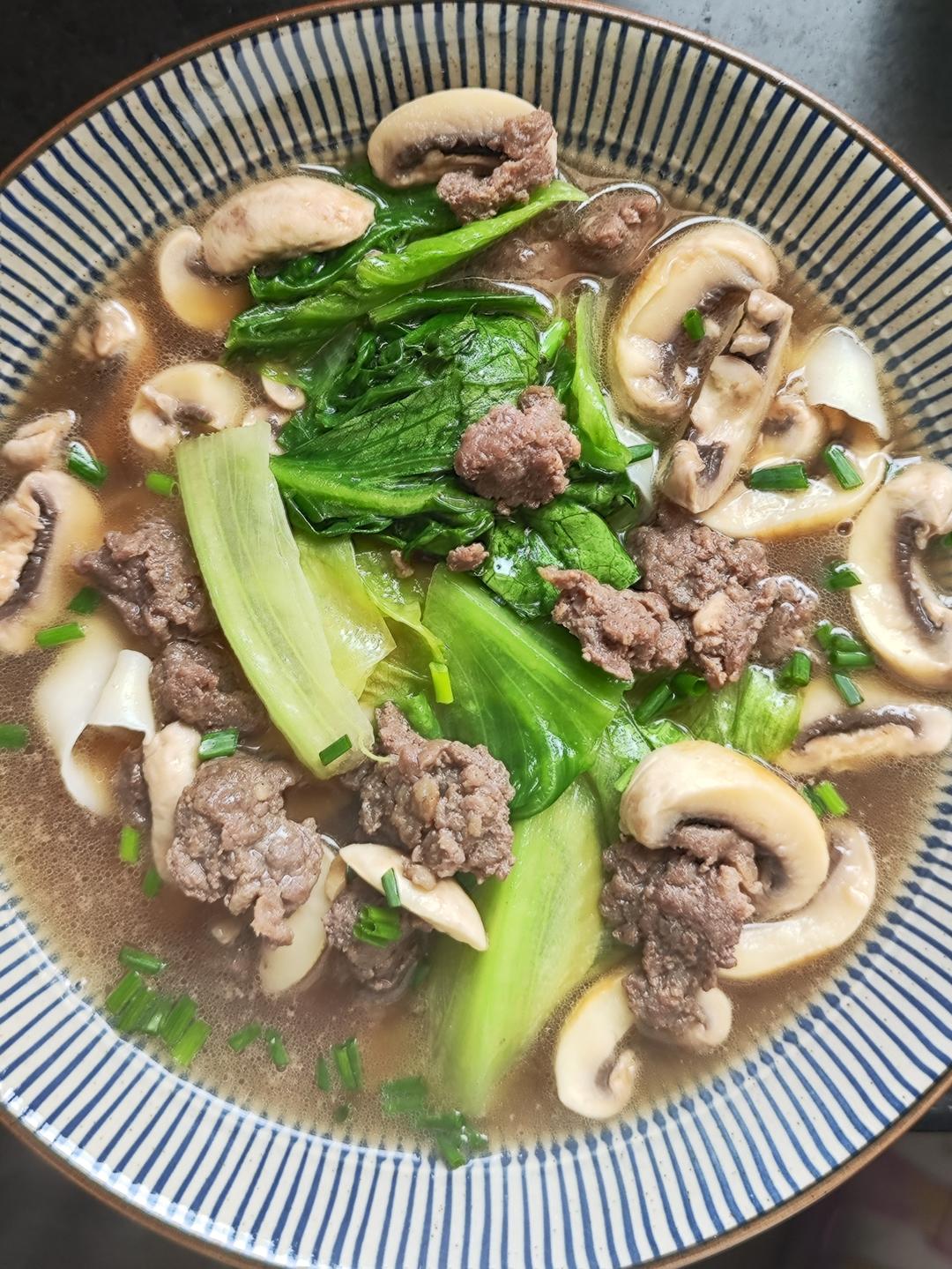 简单又好吃🍜一口鲜掉眉毛的口蘑鲜汤面❗❗