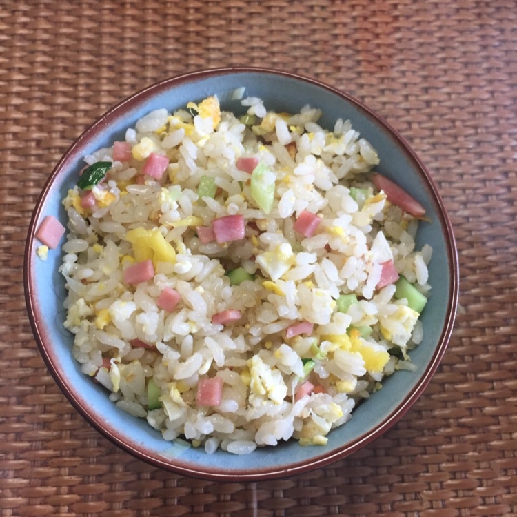 火腿鸡蛋炒饭