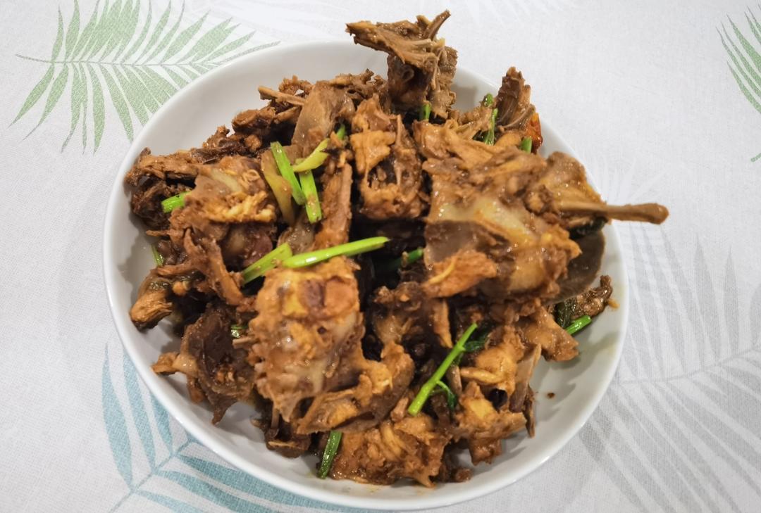 辣炒鸡背（鸡架）