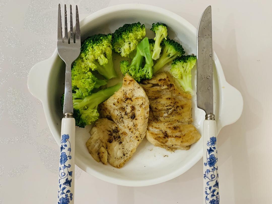 【嫩煎鸡胸肉】