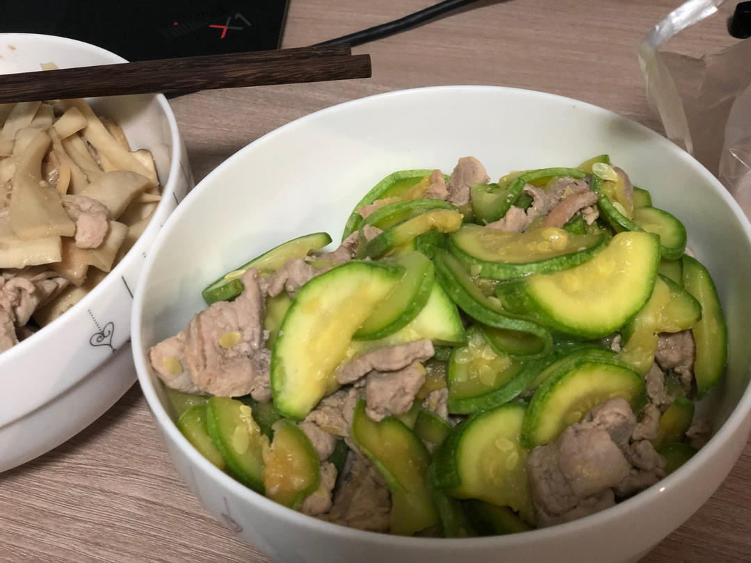 西葫芦炒肉片