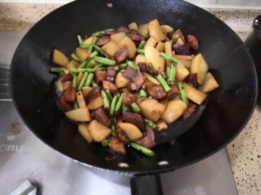 土豆茄子炖豆角