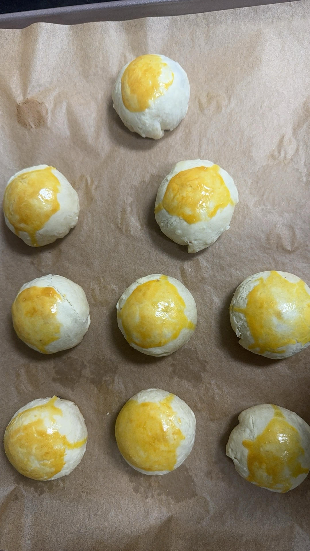 蛋黄酥（猪油版和黄油版）新手也可以做到