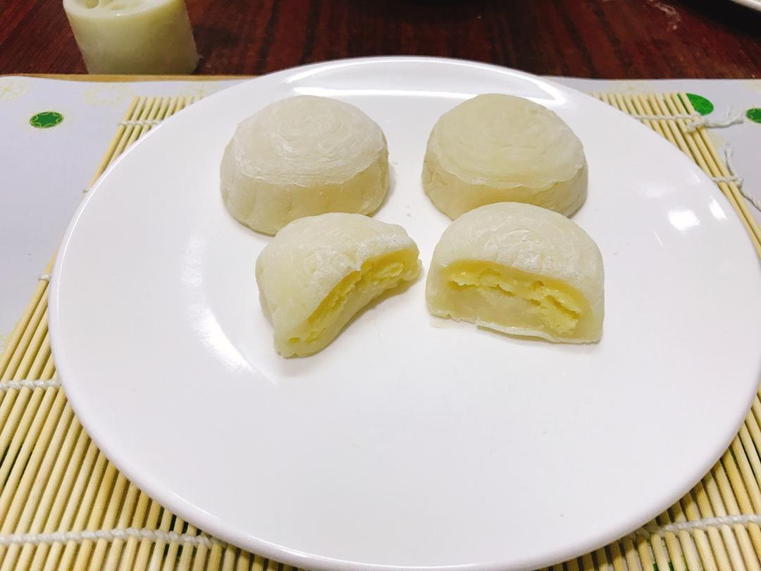燕子_798做的冰皮月饼(奶黄馅)(香芋馅)