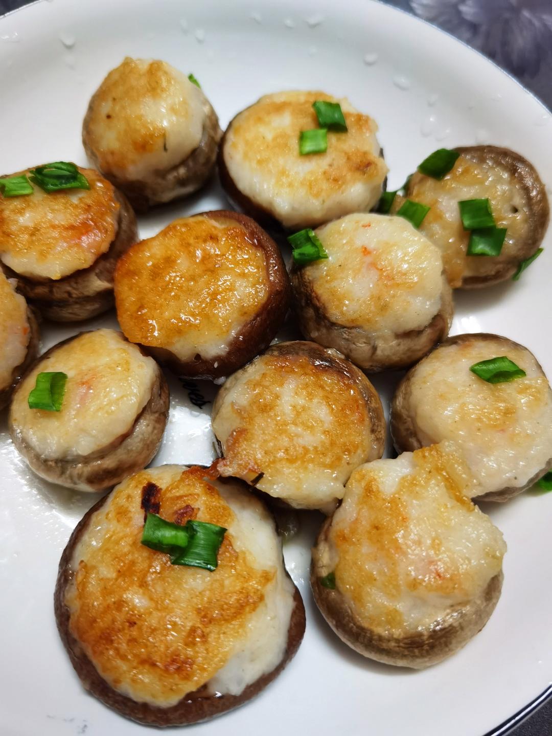 2022曼食年夜饭 | 蒜香口蘑虾滑