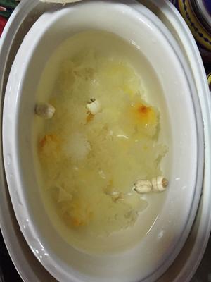 银耳皂角米炖桃胶的做法 步骤1