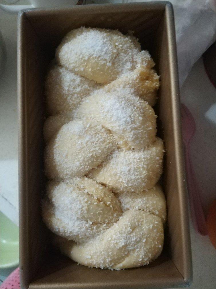 视频菜谱：做过几百次的椰蓉吐司面包