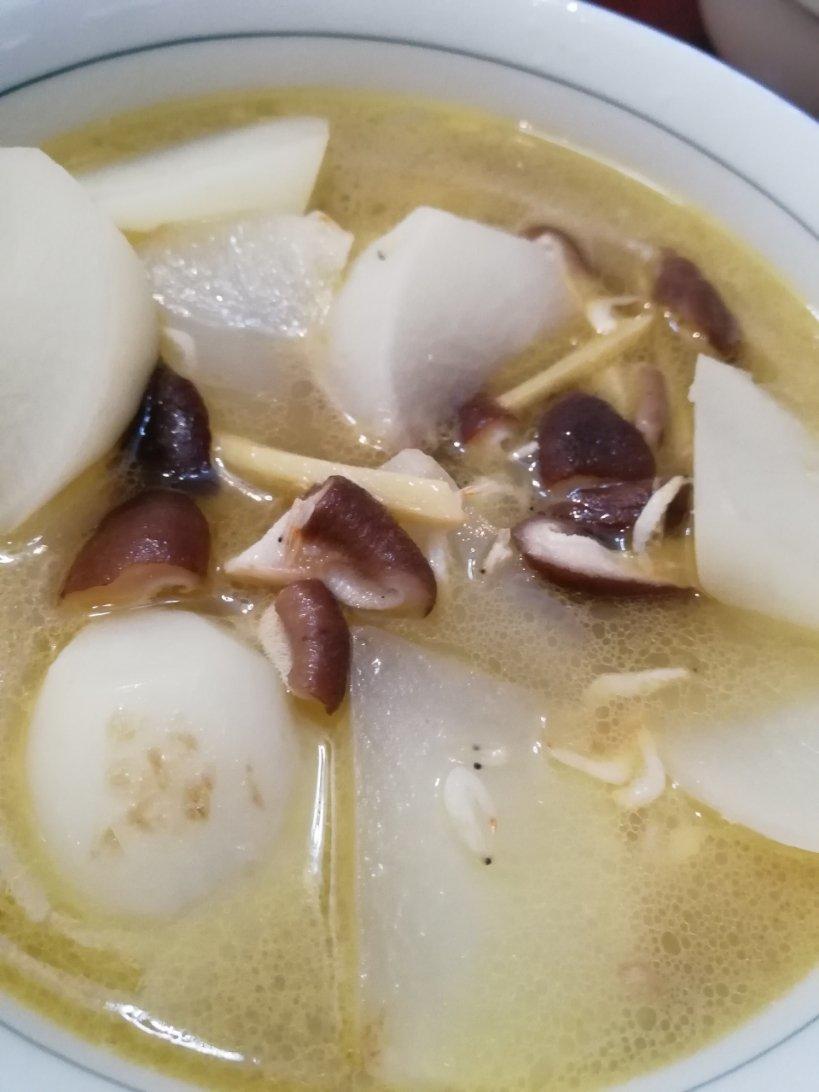 做过 清炖白萝卜汤(独家原创) 炒姜丝,炒萝卜块儿,放清水