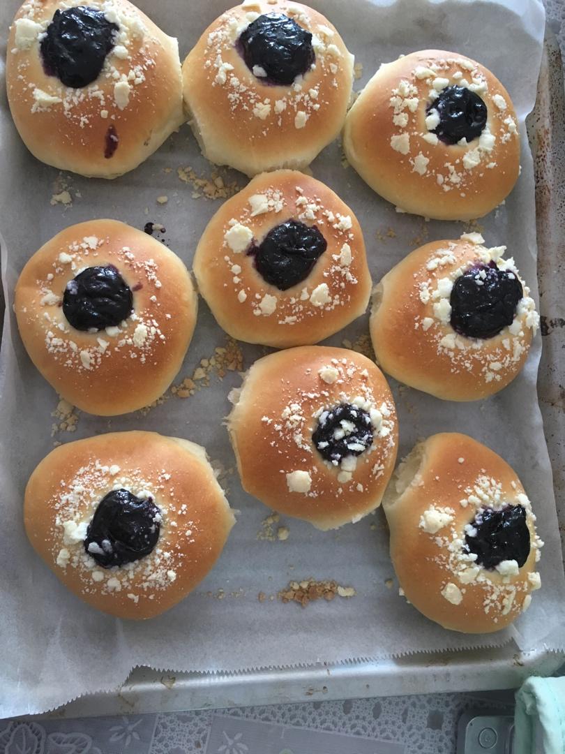 蓝莓奶酥面包