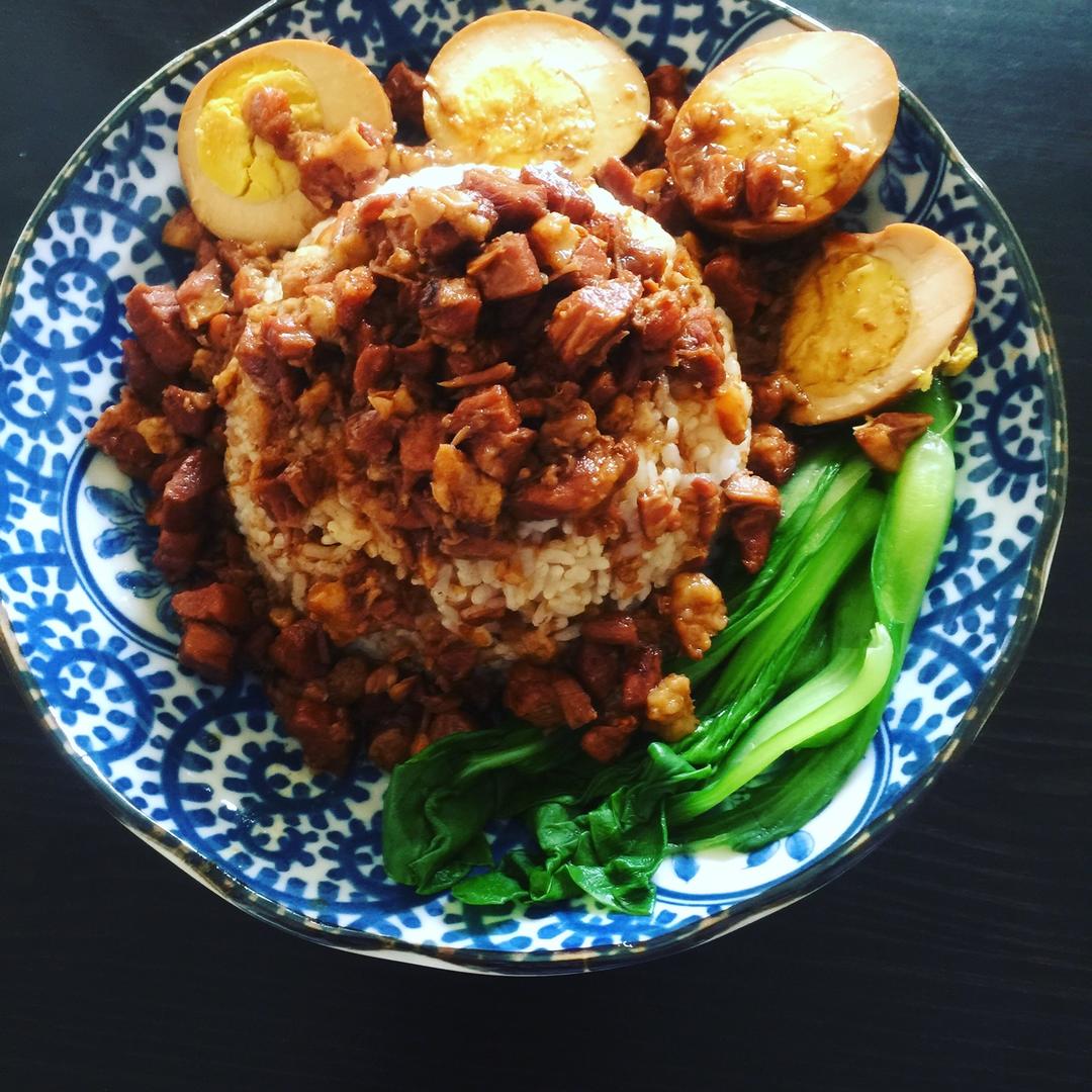 洋葱酥卤肉饭