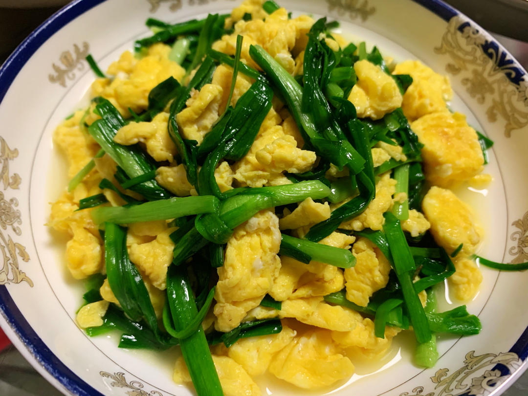 蒜苗炒鸡蛋