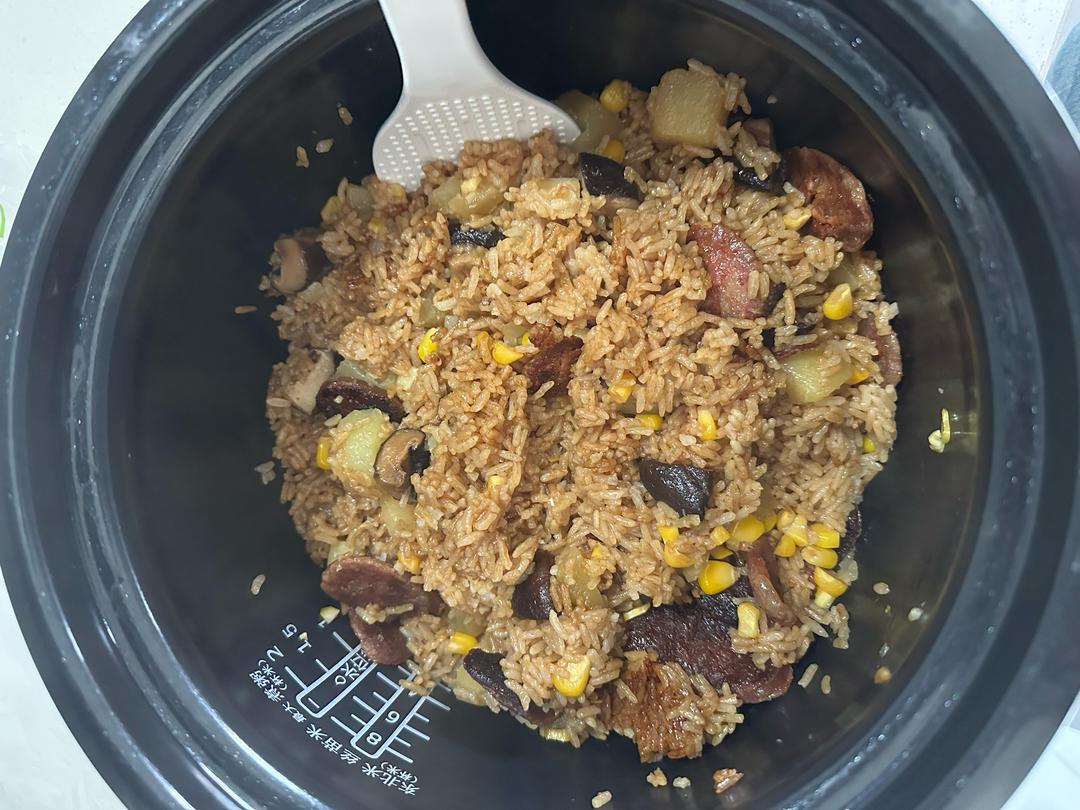 懒人版香肠土豆焖饭