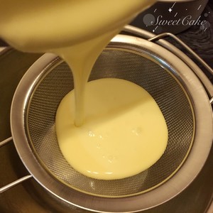 完美轻乳酪芝士蛋糕（不开裂、不回缩、不收腰、入口即融）的做法 步骤8