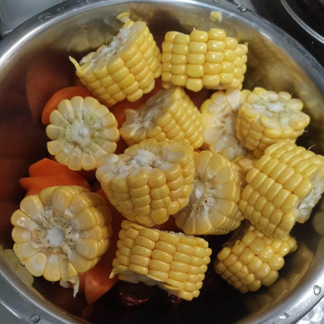 连吃三碗的玉米山药排骨汤