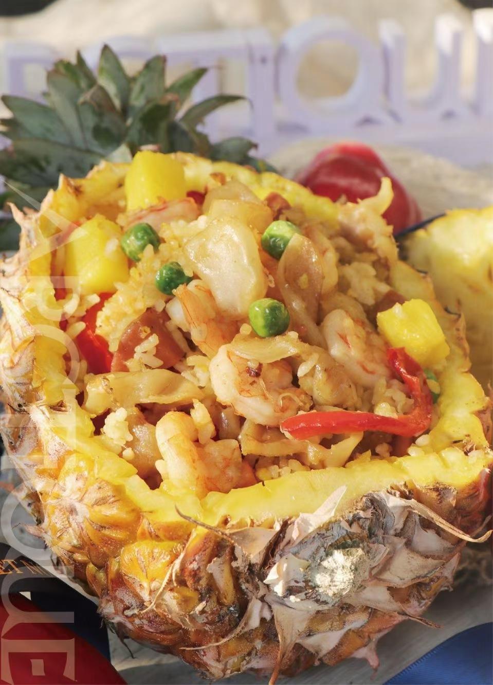 菠萝海鲜鱼胶炒饭