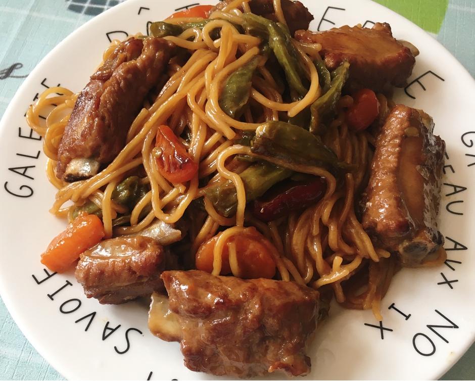 豆角排骨焖面