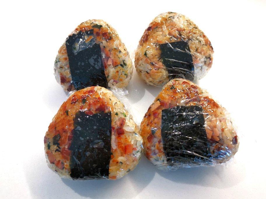 剩米饭这样做好吃好吃到转圈圈，自制日式海苔饭团