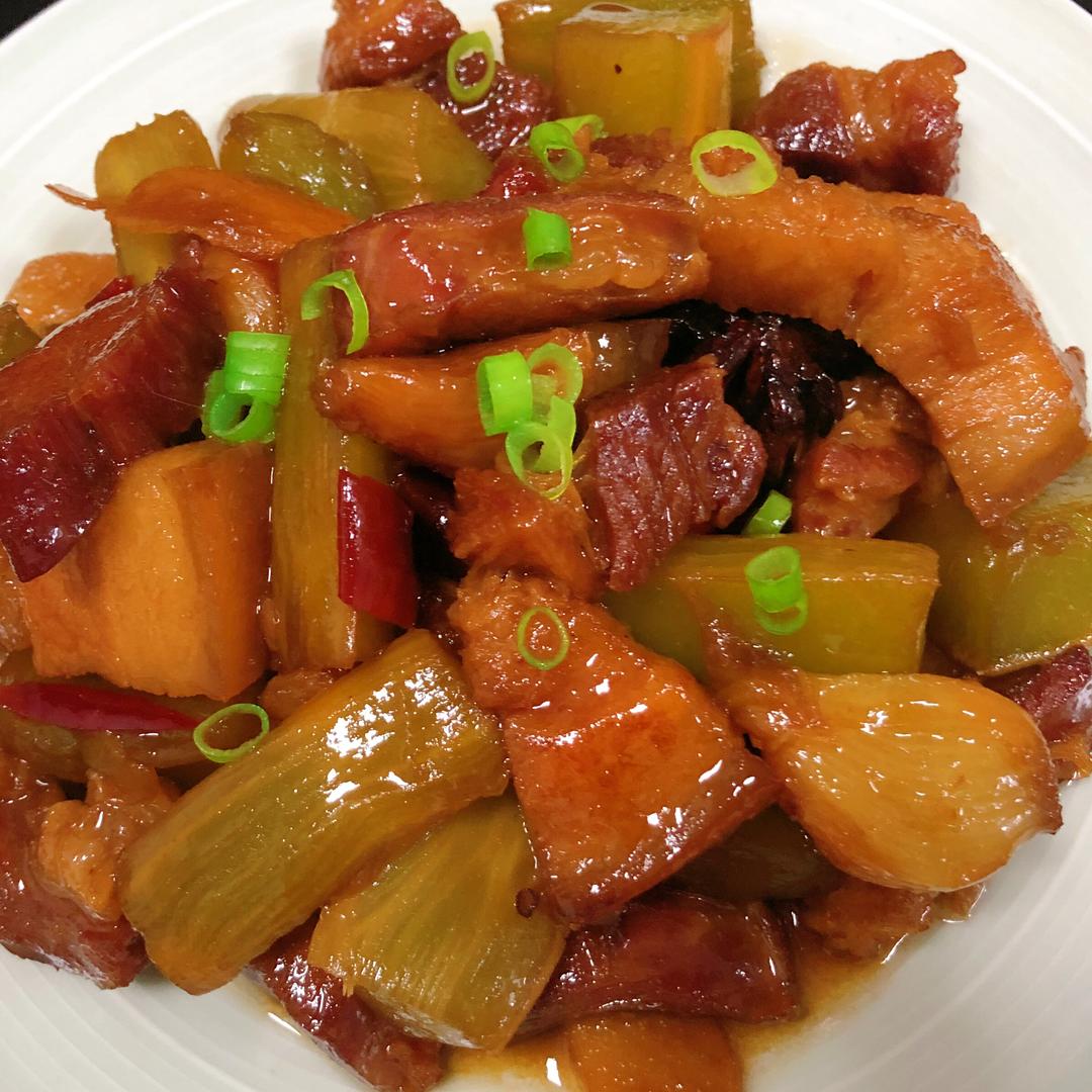 青笋红烧肉