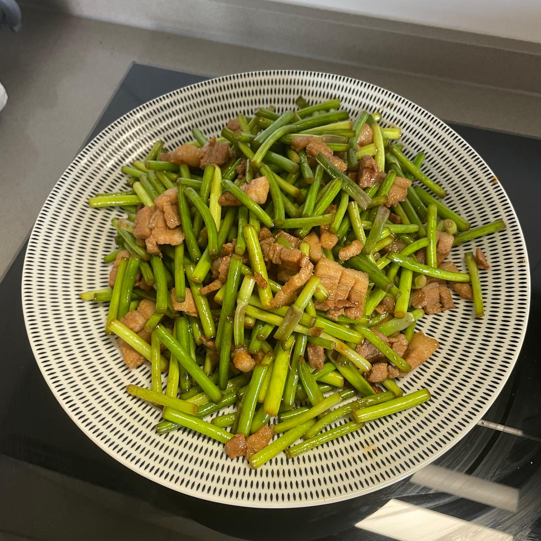 简单易做的下饭菜－蒜苔炒肉