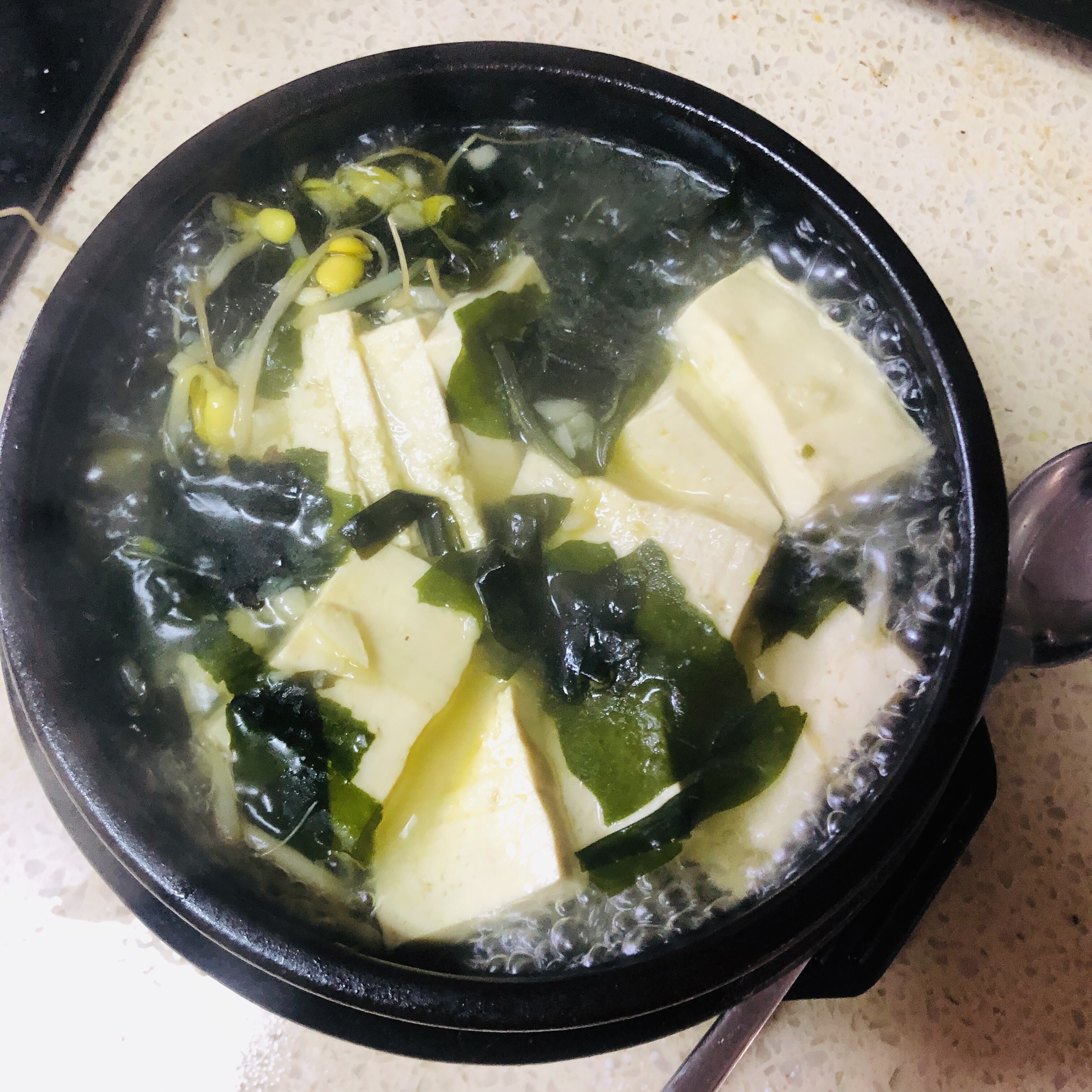 【超简单】韩国海带豆芽汤的做法