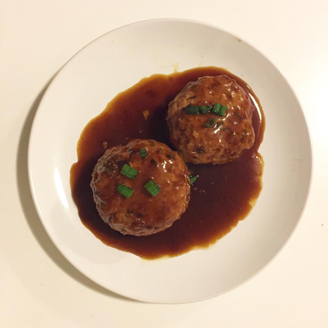 秘制红烧狮子头