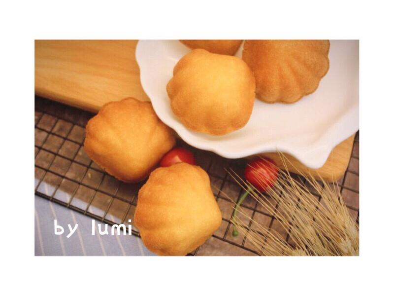 玛德琳（蓝带方）