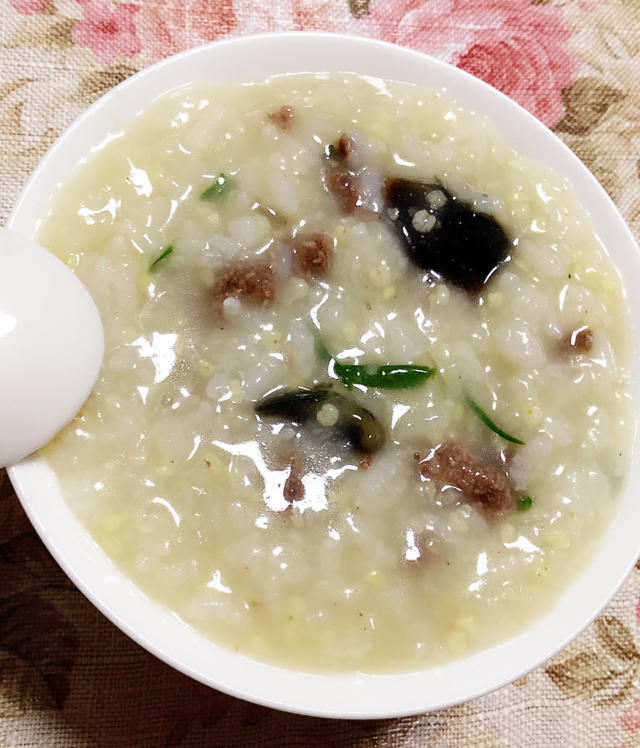 【皮蛋牛肉粥图片】蓝眼泪_lnma_下厨房