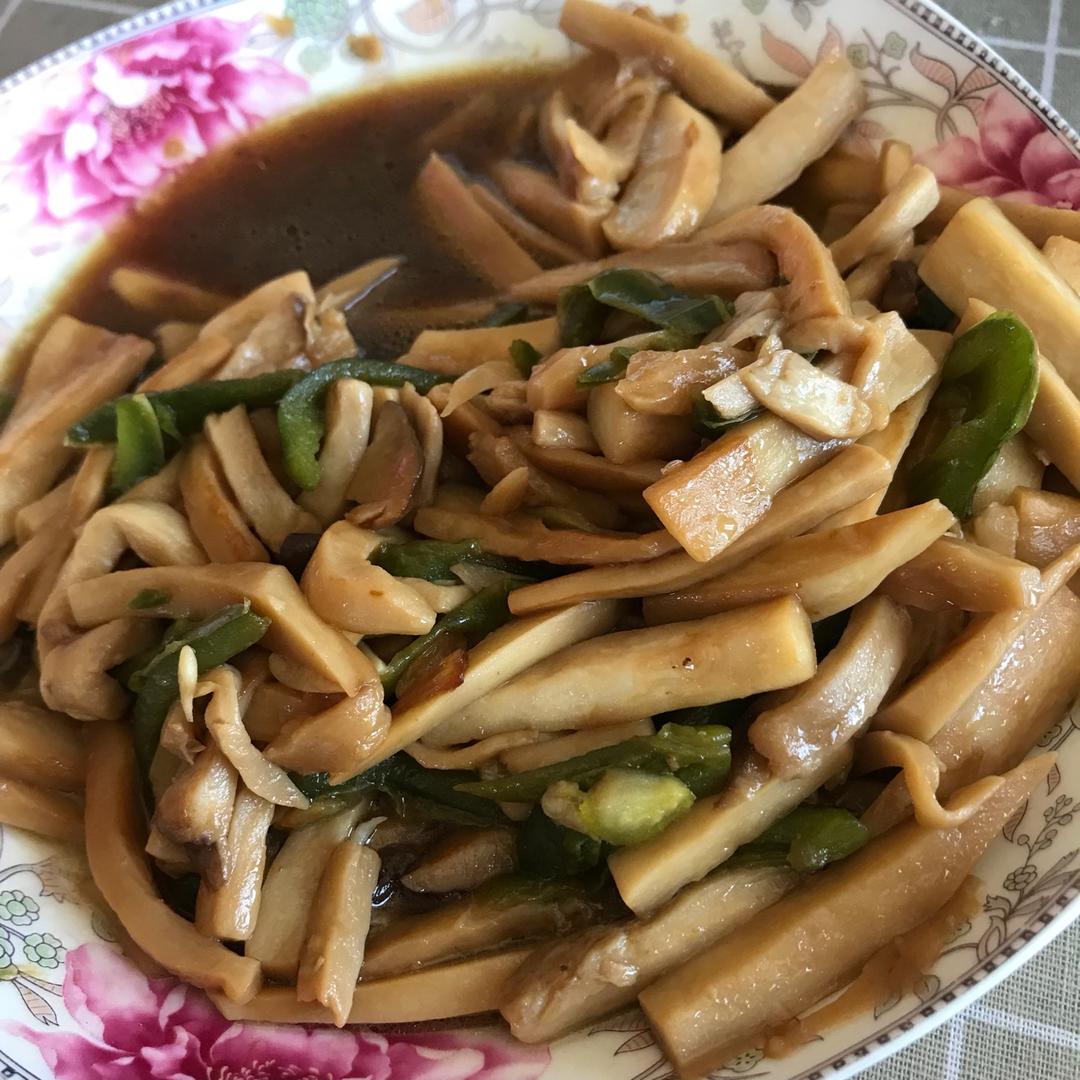 青椒素炒杏鲍菇