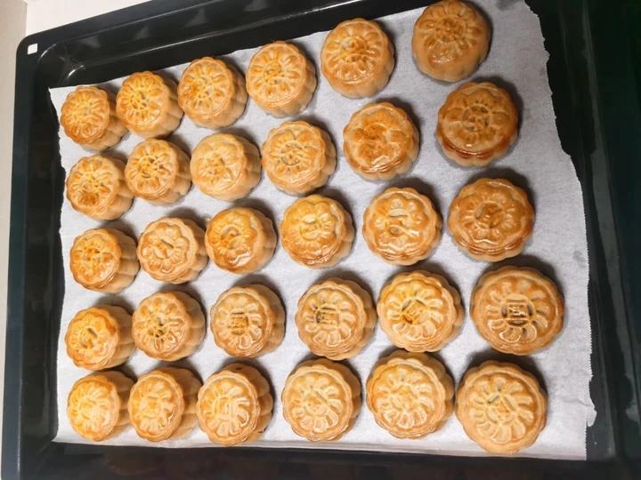 广式月饼—蛋黄莲蓉月饼