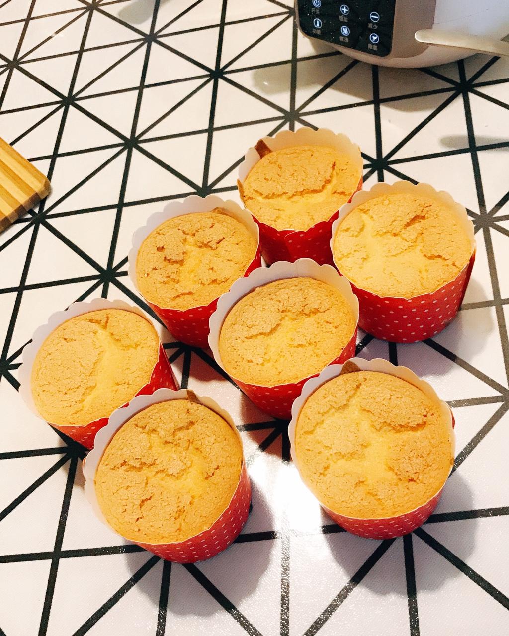 蔓越莓纸杯蛋糕