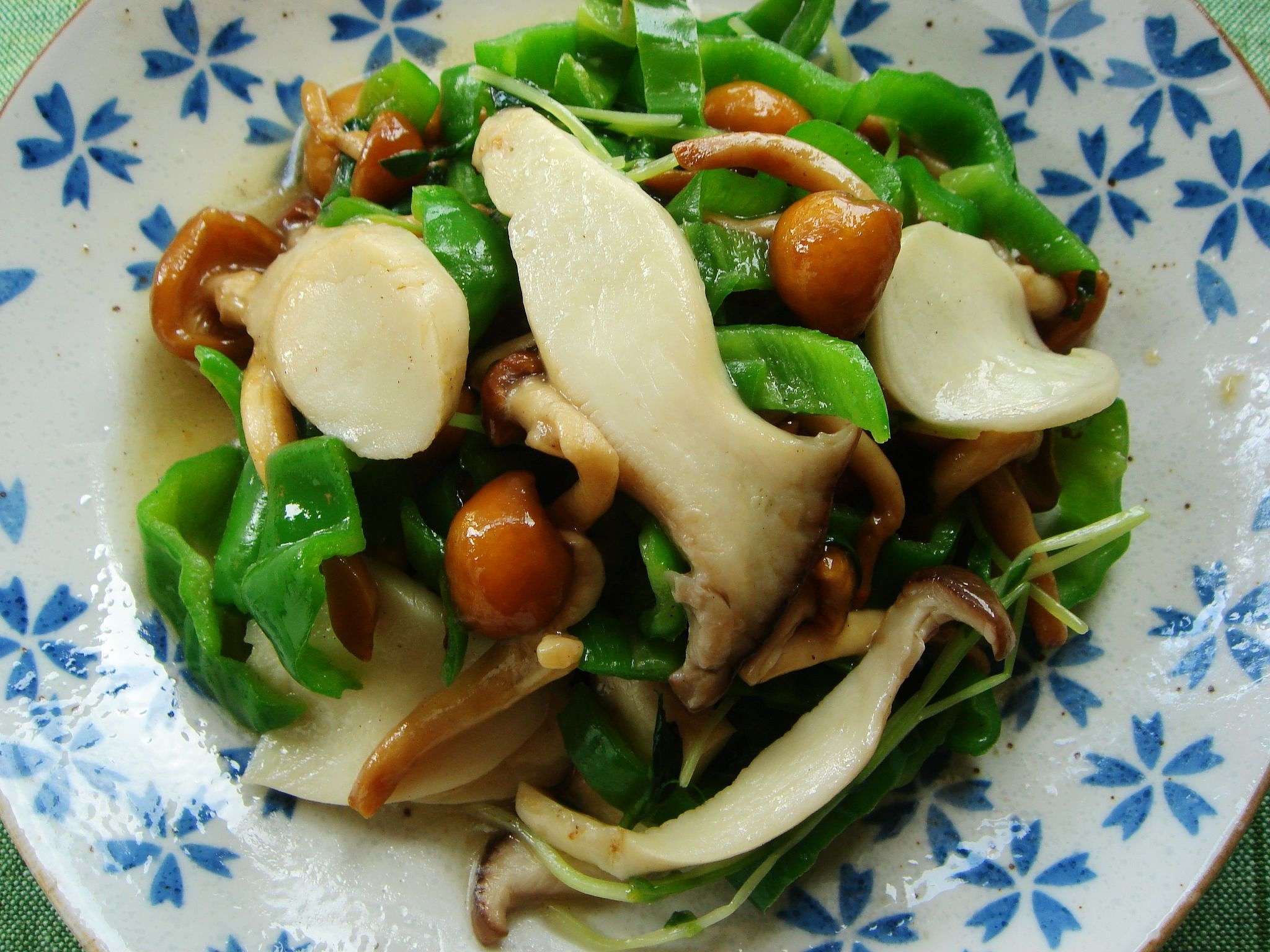 青椒豆苗炒双菇的做法
