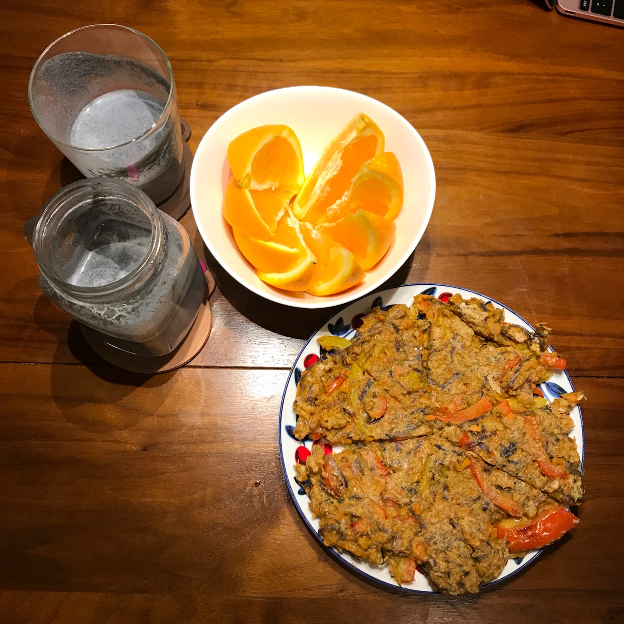 DAY 4 土豆胡萝卜丝煎饼+橙子+芝麻牛奶